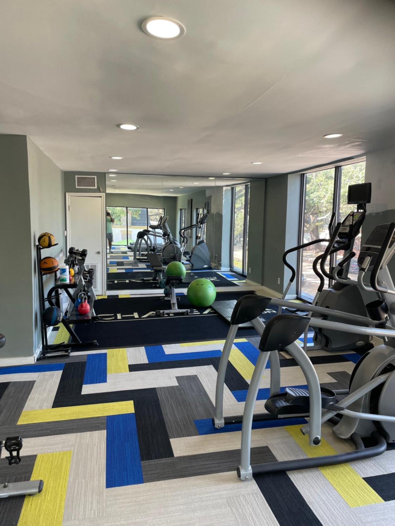 Duchele Aparthotel Houston Bagian luar foto