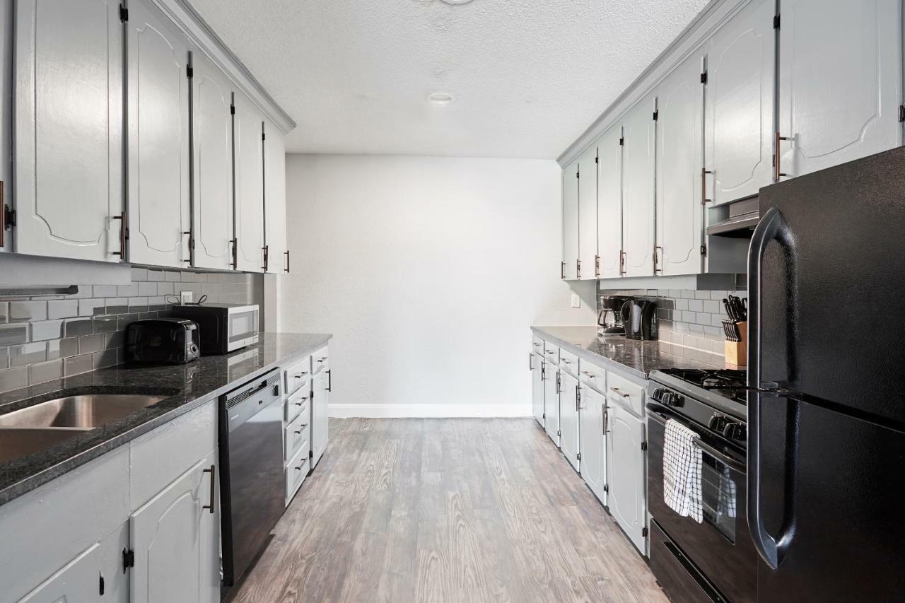 Duchele Aparthotel Houston Bagian luar foto