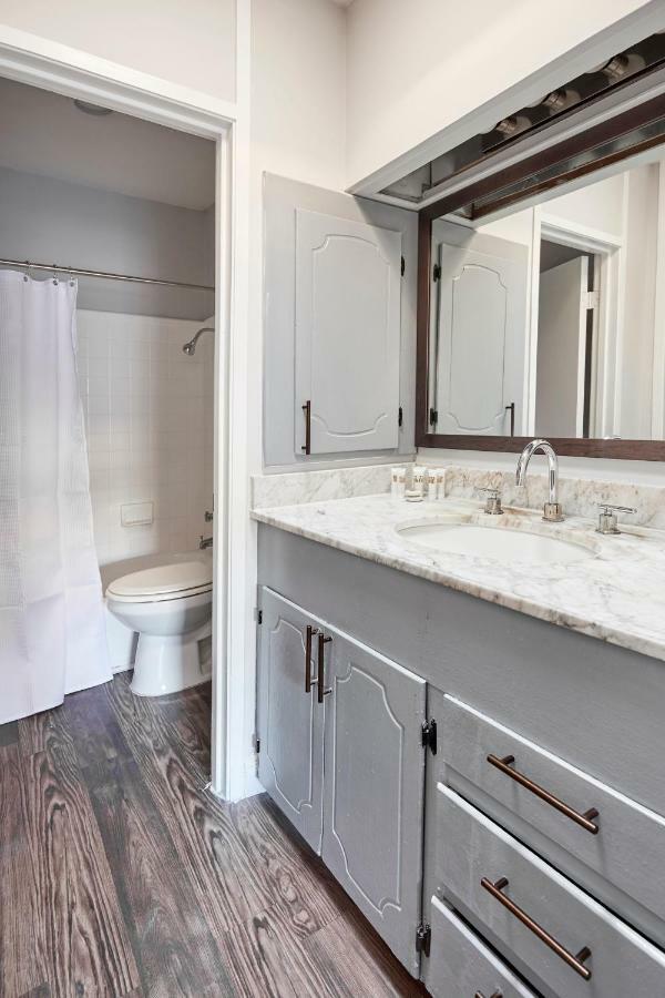 Duchele Aparthotel Houston Bagian luar foto