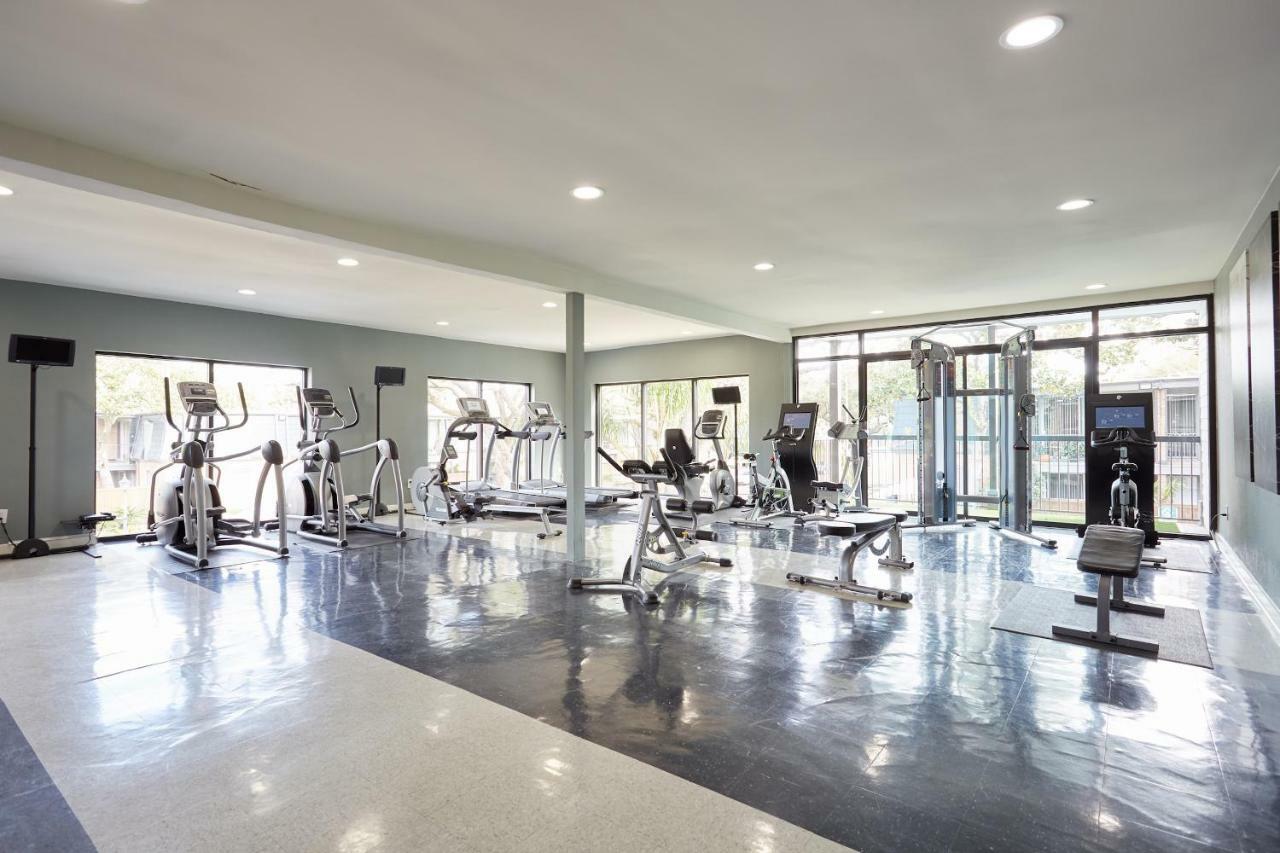 Duchele Aparthotel Houston Bagian luar foto