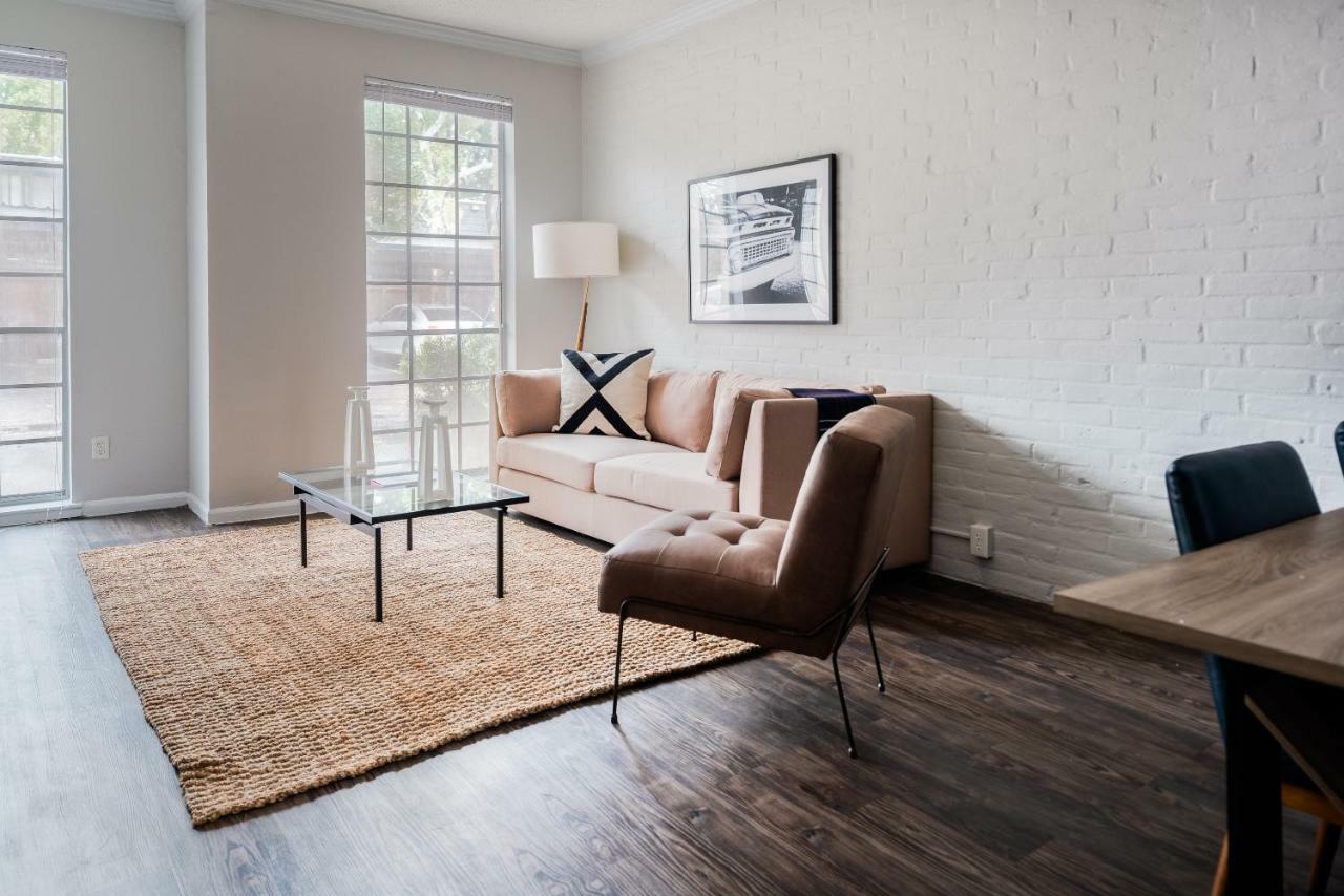 Duchele Aparthotel Houston Bagian luar foto